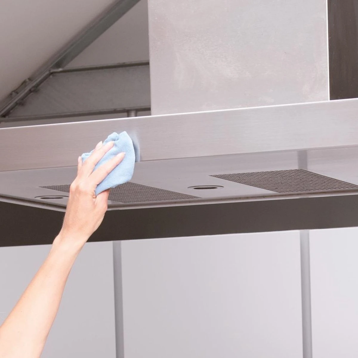 HG Roestvrijstaal Reiniger - 300ml - Onzichtbare Beschermlaag - Reinigt Snel En Streeploos 6 HG Roestvrijstaal Reiniger - 300ml - Onzichtbare Beschermlaag - Reinigt Snel En Streeploos - Afbeelding 4