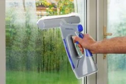 Swiss Pro+ Ruitenreiniger 3 In 1 WV 2 Blue Edition Window Vac - Ca. 120 M² - Waterzuiger - Incl. Smalle Zuigmond - Oplaadbaar - Raamwisser - Streeploos - Clicksystem - 2 Microvezeldoekjes - Met Sprayfunctie - Low Noise - Hepafilter 14 Swiss Pro+ Ruitenreiniger 3 In 1 WV 2 Blue Edition Window Vac - Ca. 120 M² - Waterzuiger - Incl. Smalle Zuigmond - Oplaadbaar - Raamwisser - Streeploos - Clicksystem - 2 Microvezeldoekjes - Met Sprayfunctie - Low Noise - Hepafilter -Reinigingsproducten 1200x799 1