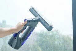 Swiss Pro+ Ruitenreiniger 3 In 1 WV 2 Blue Edition Window Vac - Ca. 120 M² - Waterzuiger - Incl. Smalle Zuigmond - Oplaadbaar - Raamwisser - Streeploos - Clicksystem - 2 Microvezeldoekjes - Met Sprayfunctie - Low Noise - Hepafilter 13 Swiss Pro+ Ruitenreiniger 3 In 1 WV 2 Blue Edition Window Vac - Ca. 120 M² - Waterzuiger - Incl. Smalle Zuigmond - Oplaadbaar - Raamwisser - Streeploos - Clicksystem - 2 Microvezeldoekjes - Met Sprayfunctie - Low Noise - Hepafilter -Reinigingsproducten 1200x799